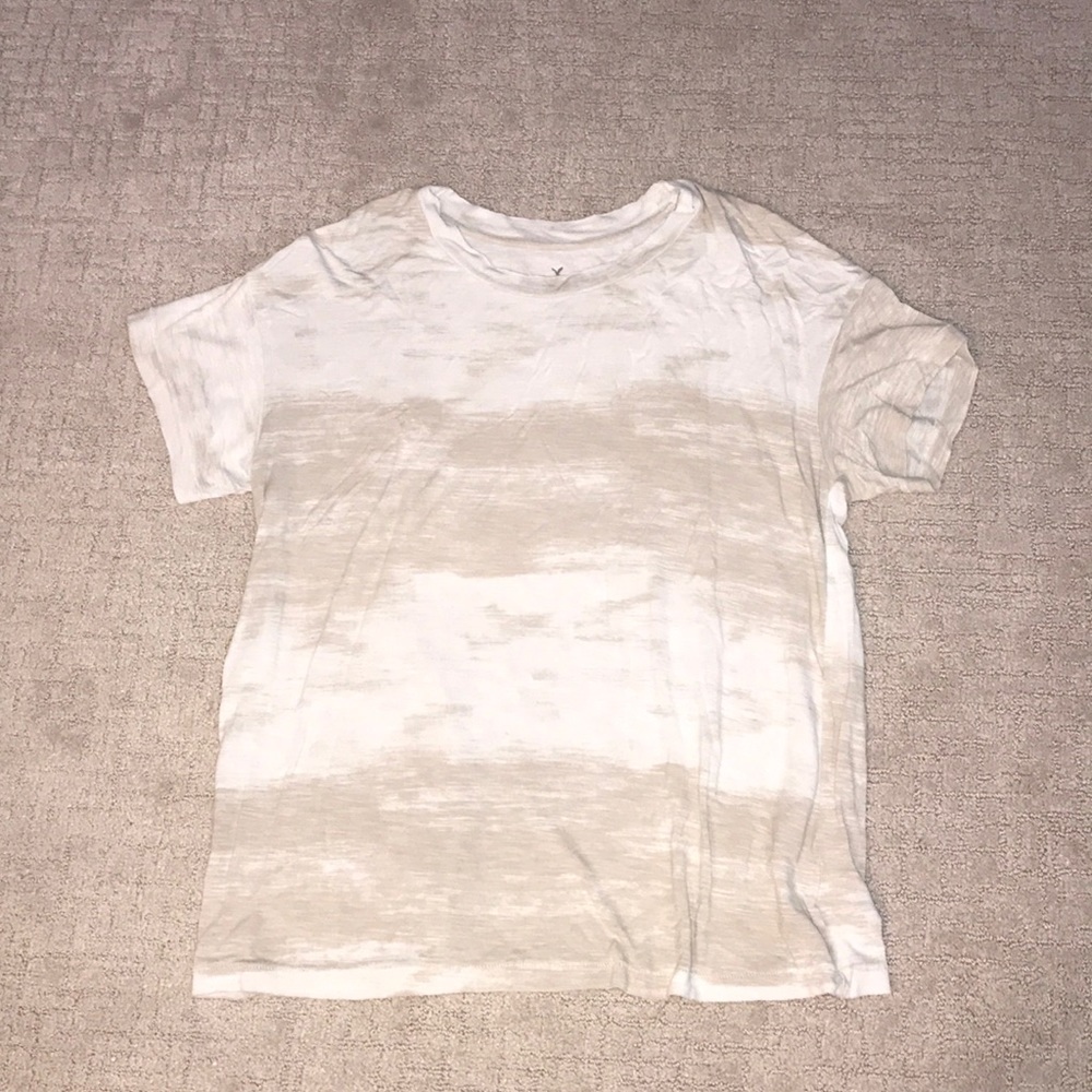 White and brown T-shirt